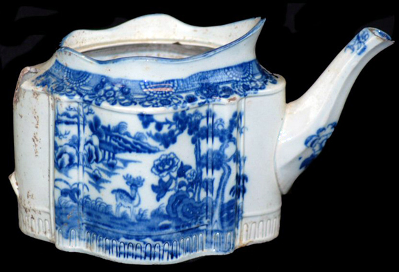 Chinese central design teapot from 18BC79 Ruth Saloon.